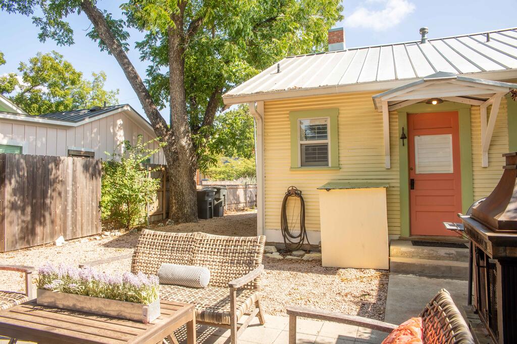 213 Mistletoe St