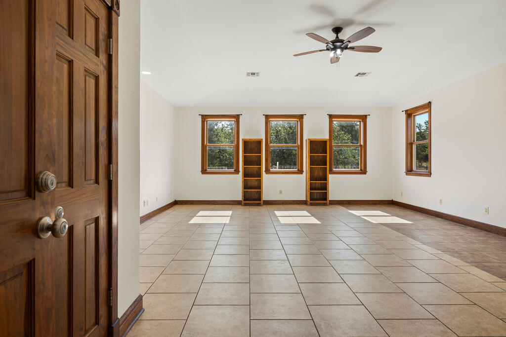 1282 Vintage Oaks Dr