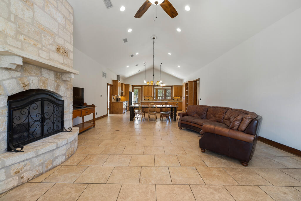 1282 Vintage Oaks Dr