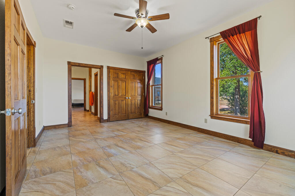 1282 Vintage Oaks Dr