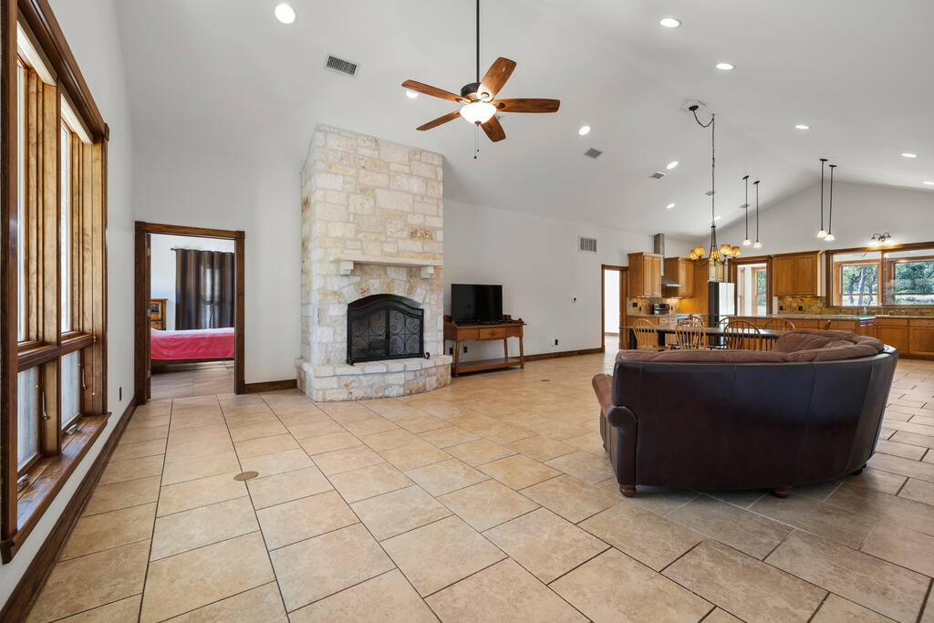 1282 Vintage Oaks Dr