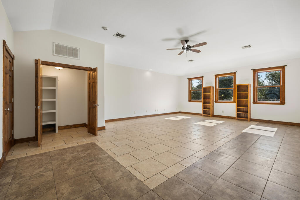 1282 Vintage Oaks Dr