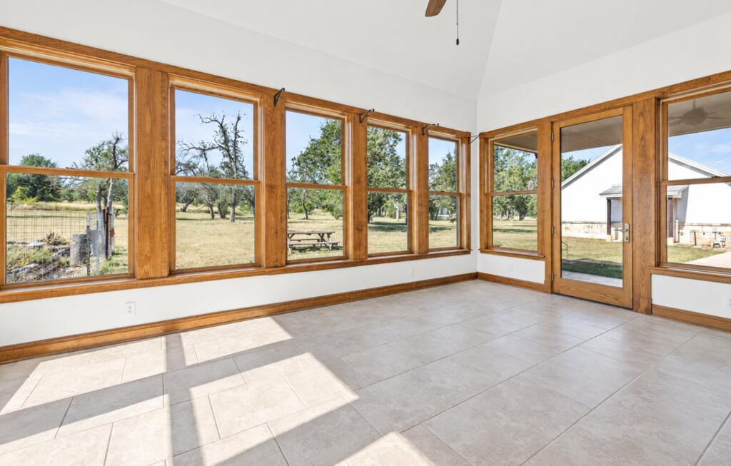 1282 Vintage Oaks Dr