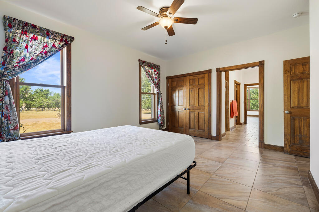 1282 Vintage Oaks Dr