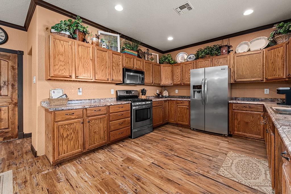 646 Victor Eckhardt RD