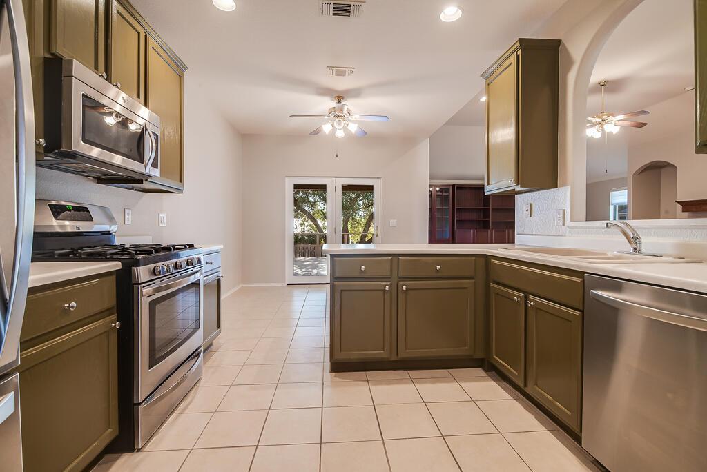 216 Meadow Brook DR