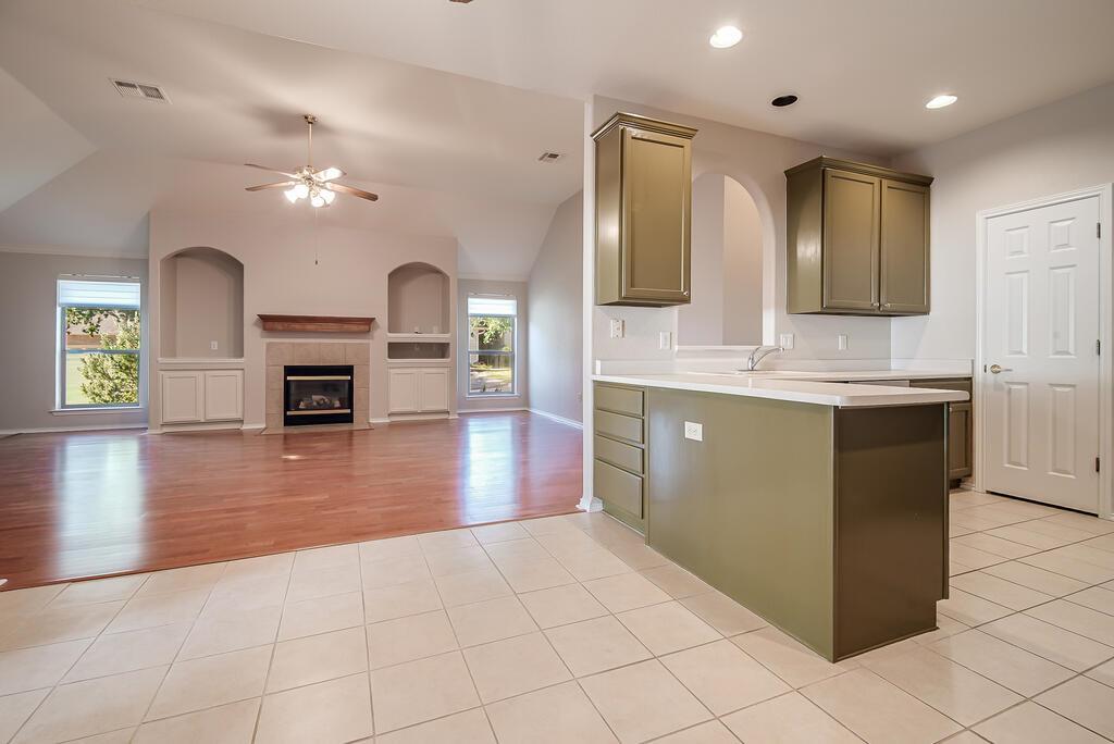 216 Meadow Brook DR