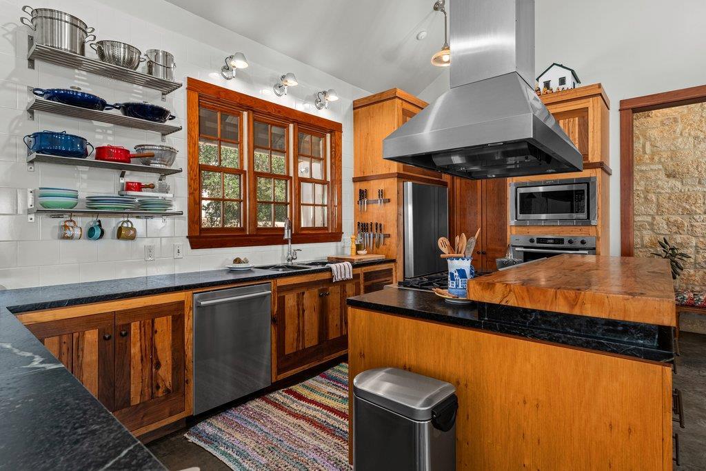 309 Ridgeview DR
