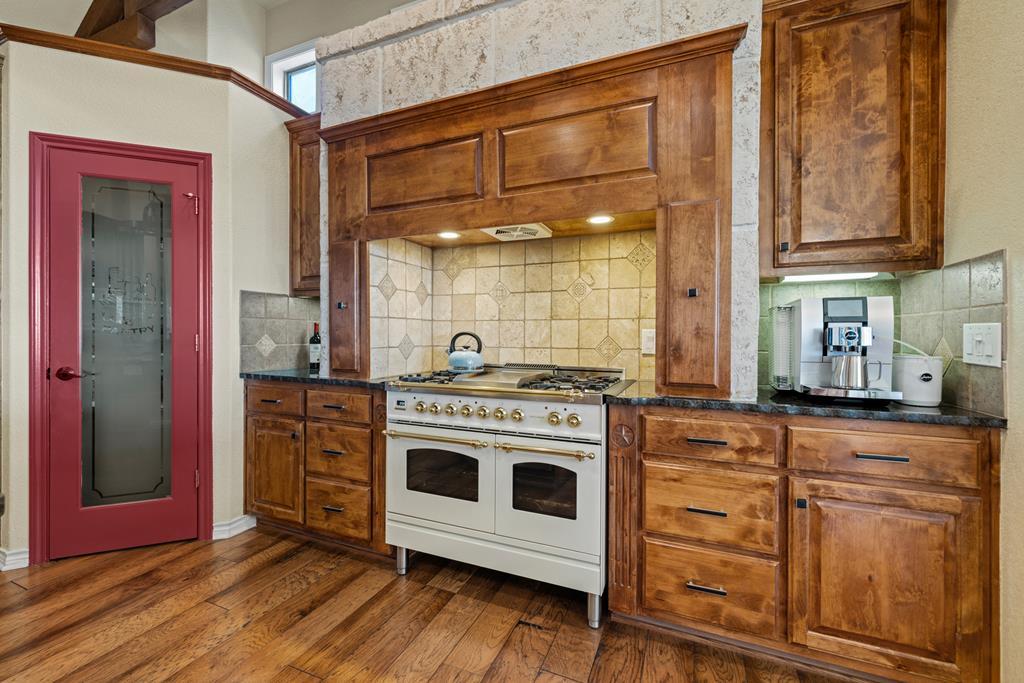 169 Royal Oaks Hill