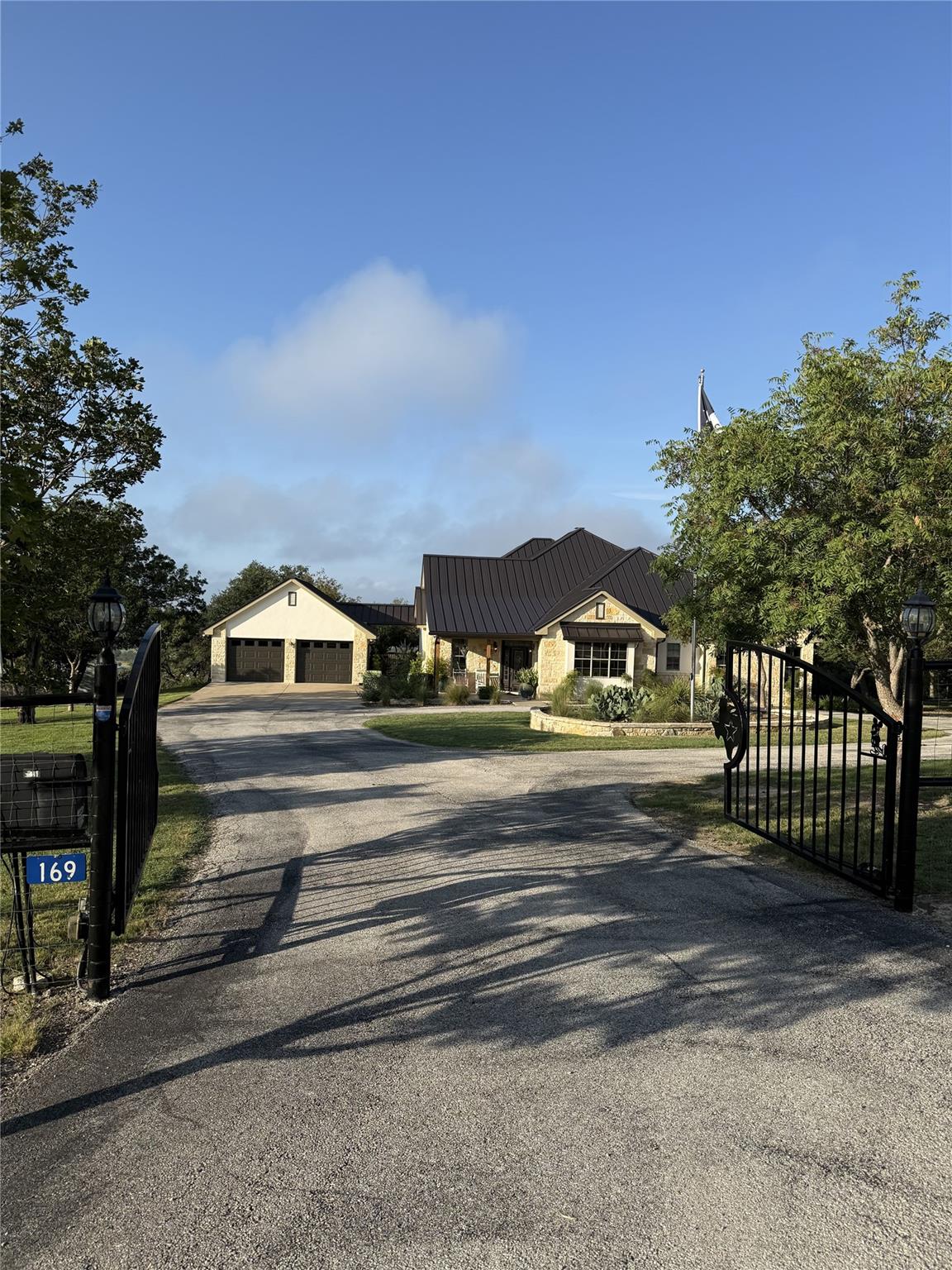 169 Royal Oaks Hill
