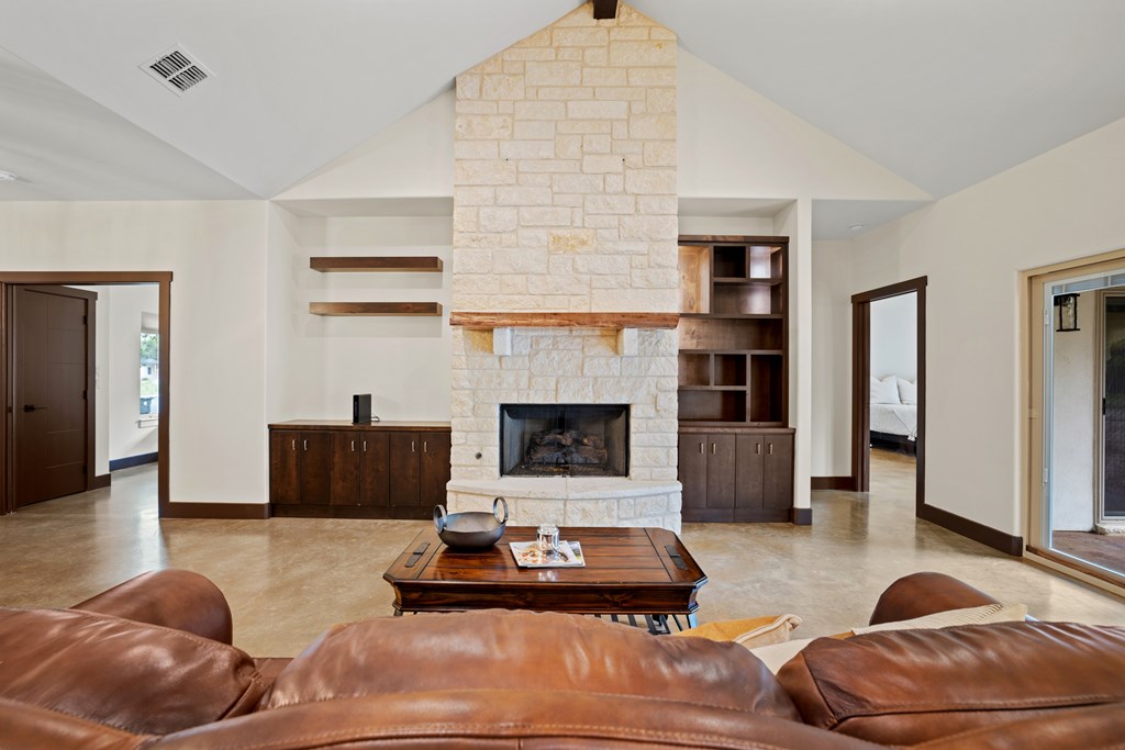 2307 Stone Meadow