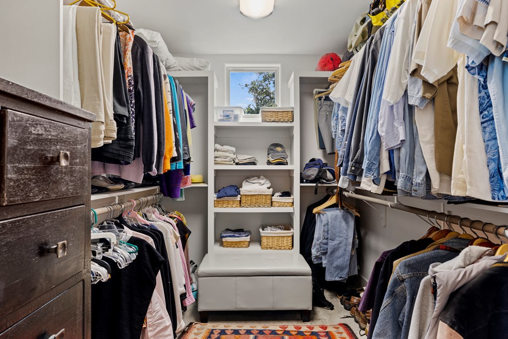 858 NE Seven Falls Ranch Rd