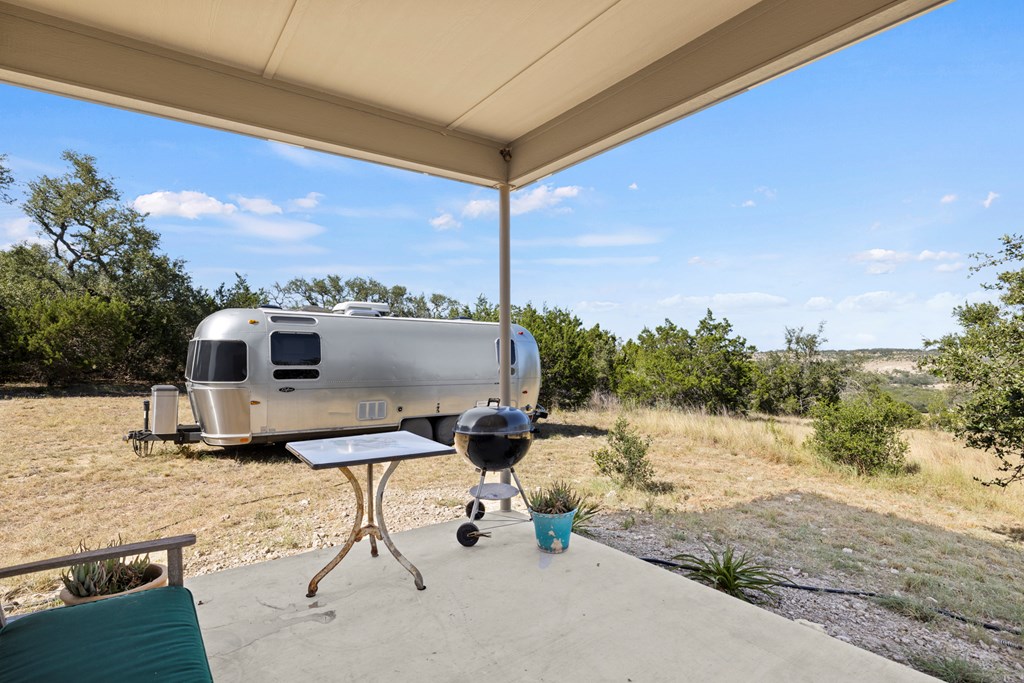 858 NE Seven Falls Ranch Rd