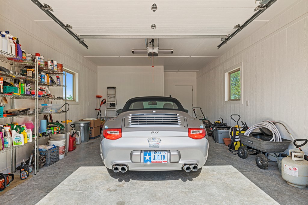 858 NE Seven Falls Ranch Rd