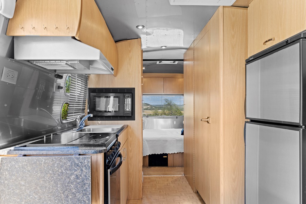 858 NE Seven Falls Ranch Rd