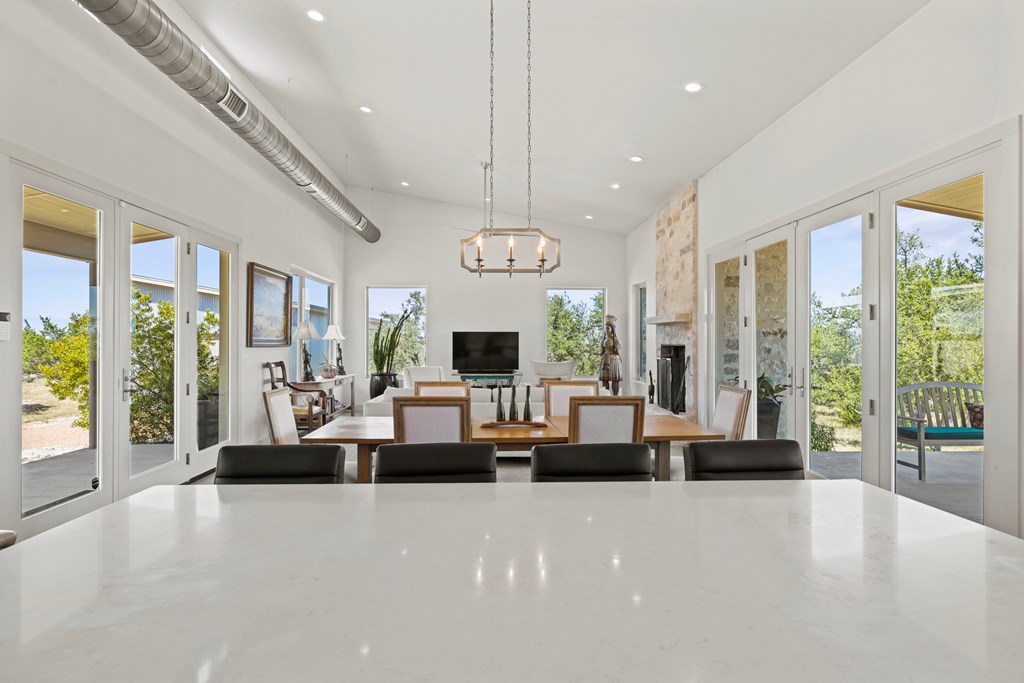 858 NE Seven Falls Ranch Rd