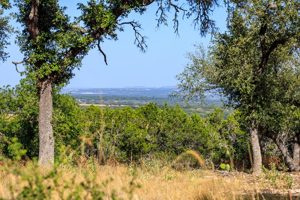 858 NE Seven Falls Ranch Rd