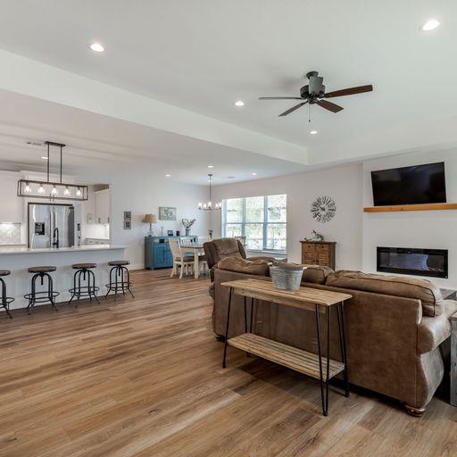 908 Smokey Oak Dr
