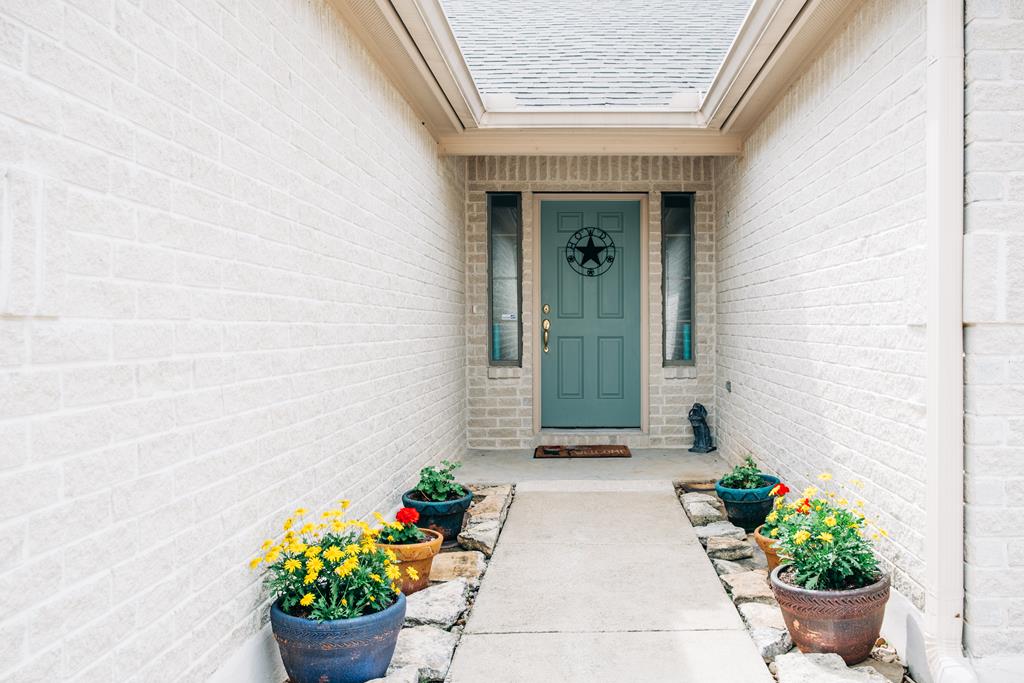 313 Chase Oaks Place