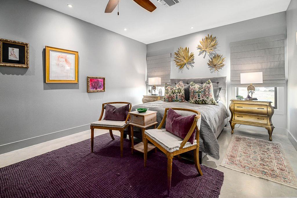 240 Royal Oaks Loop