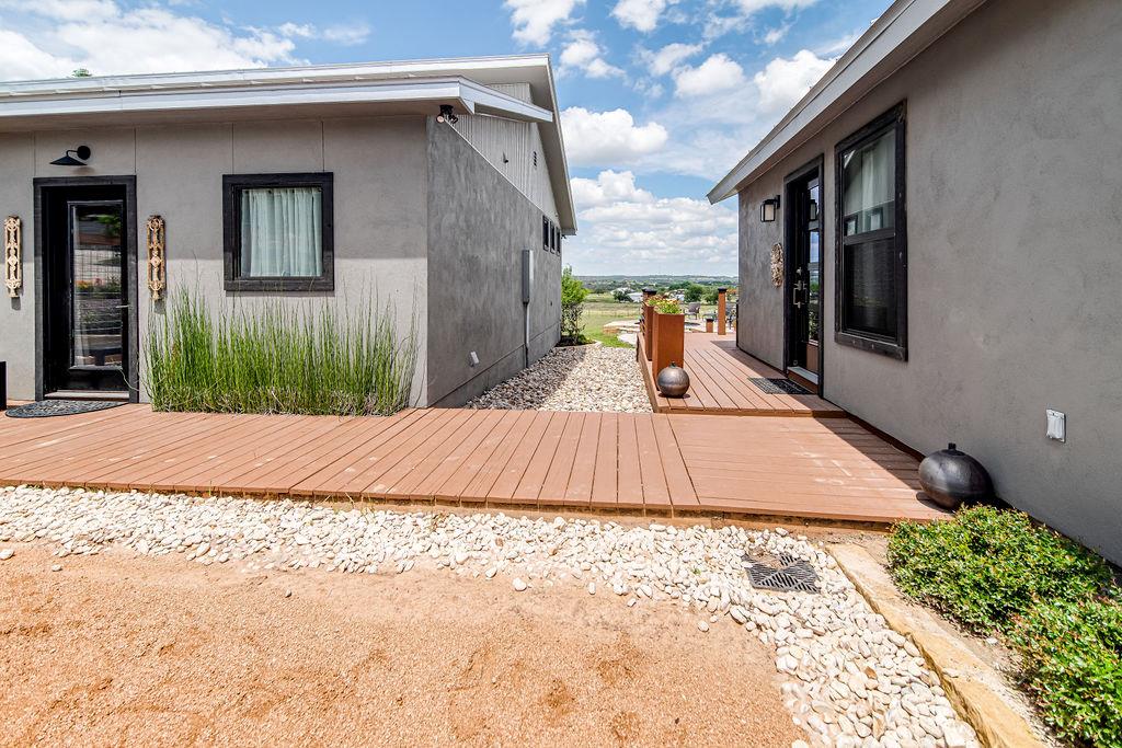 240 Royal Oaks Loop
