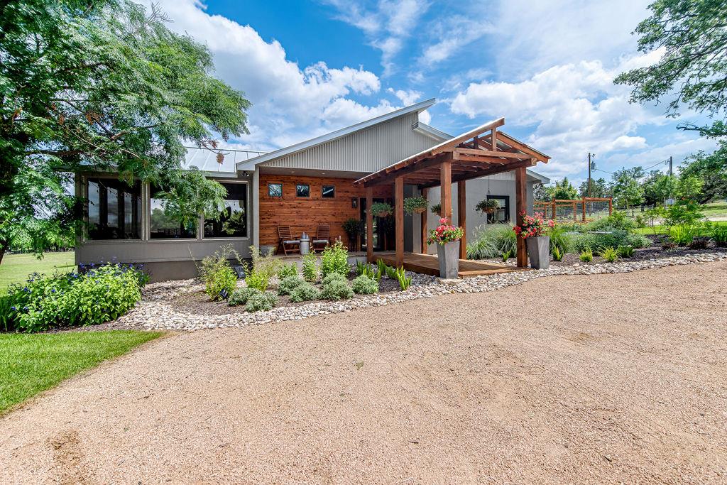 240 Royal Oaks Loop