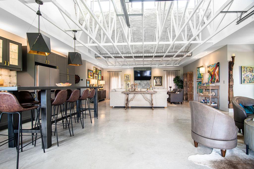 240 Royal Oaks Loop