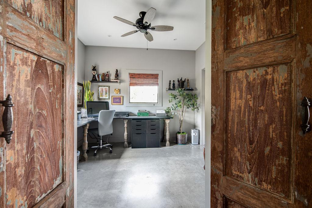 240 Royal Oaks Loop