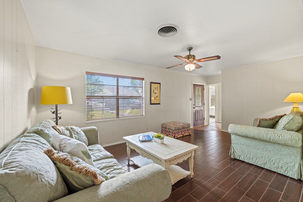 331 W Nimitz St