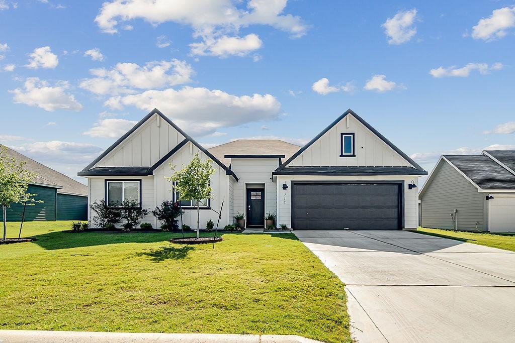 717 Tranquility LN