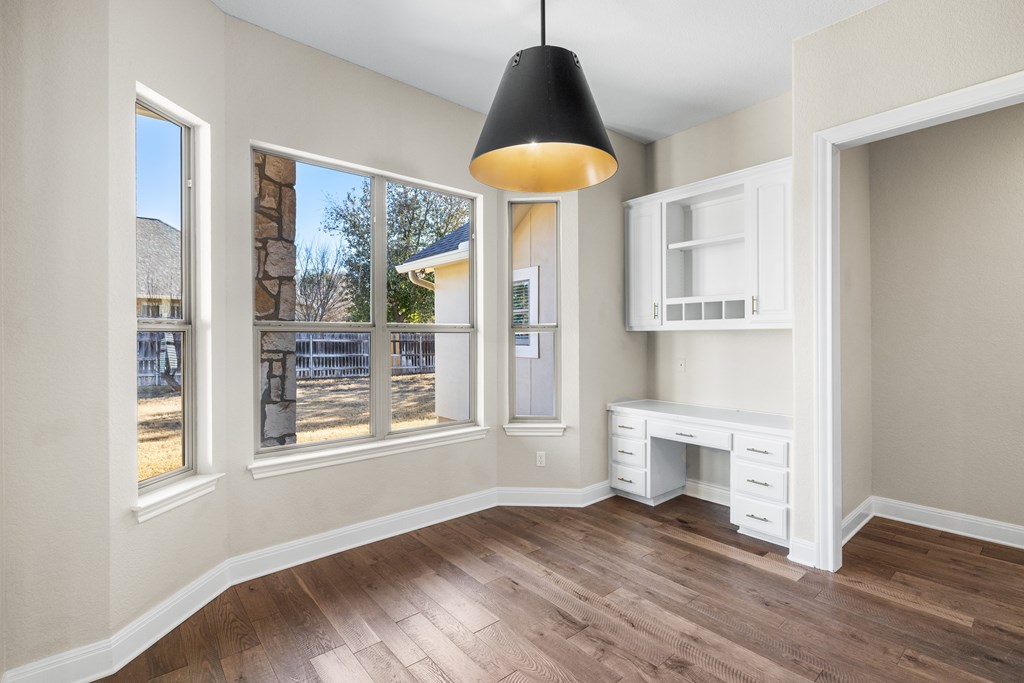 2154 Hedgestone