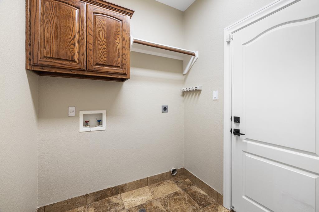 2154 Hedgestone