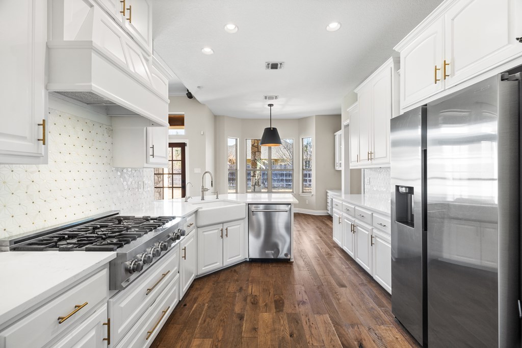2154 Hedgestone
