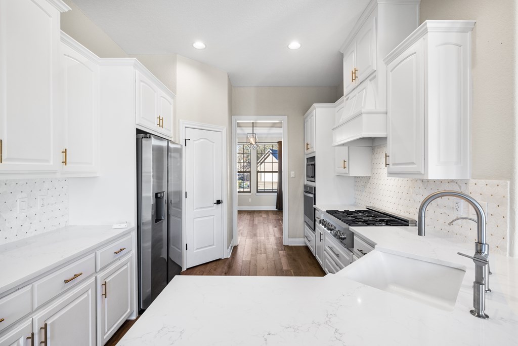 2154 Hedgestone
