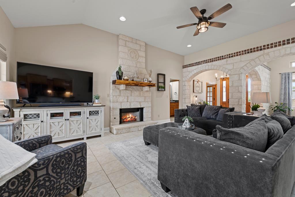 2146 Stone Oak