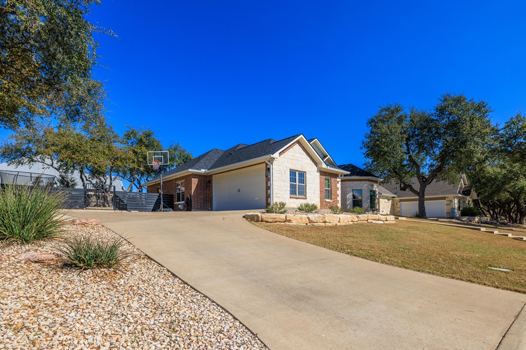 2146 Stone Oak
