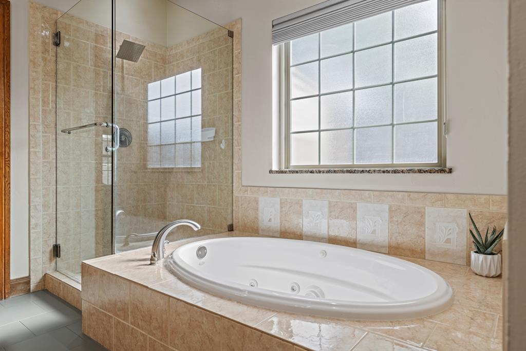 2146 Stone Oak