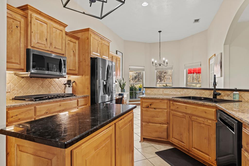2146 Stone Oak