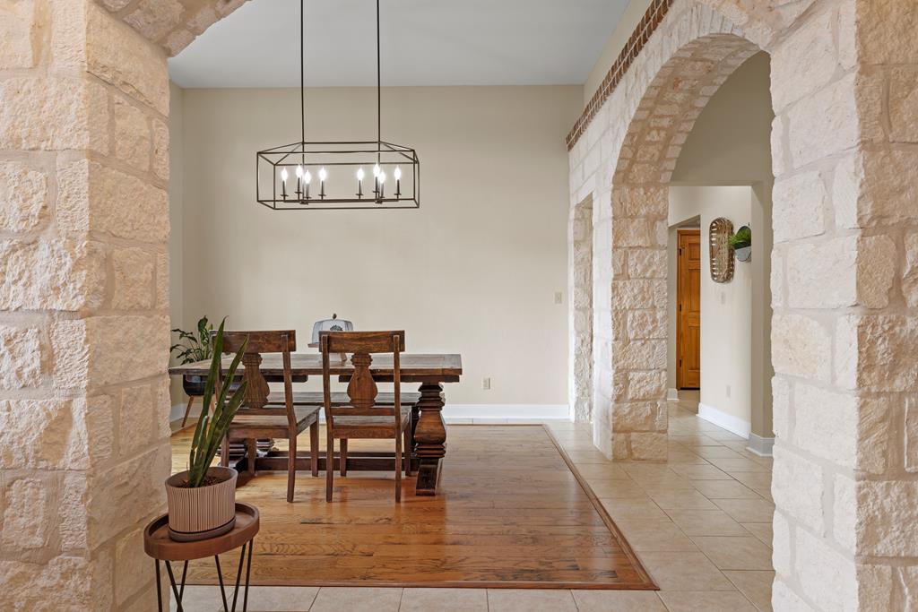 2146 Stone Oak