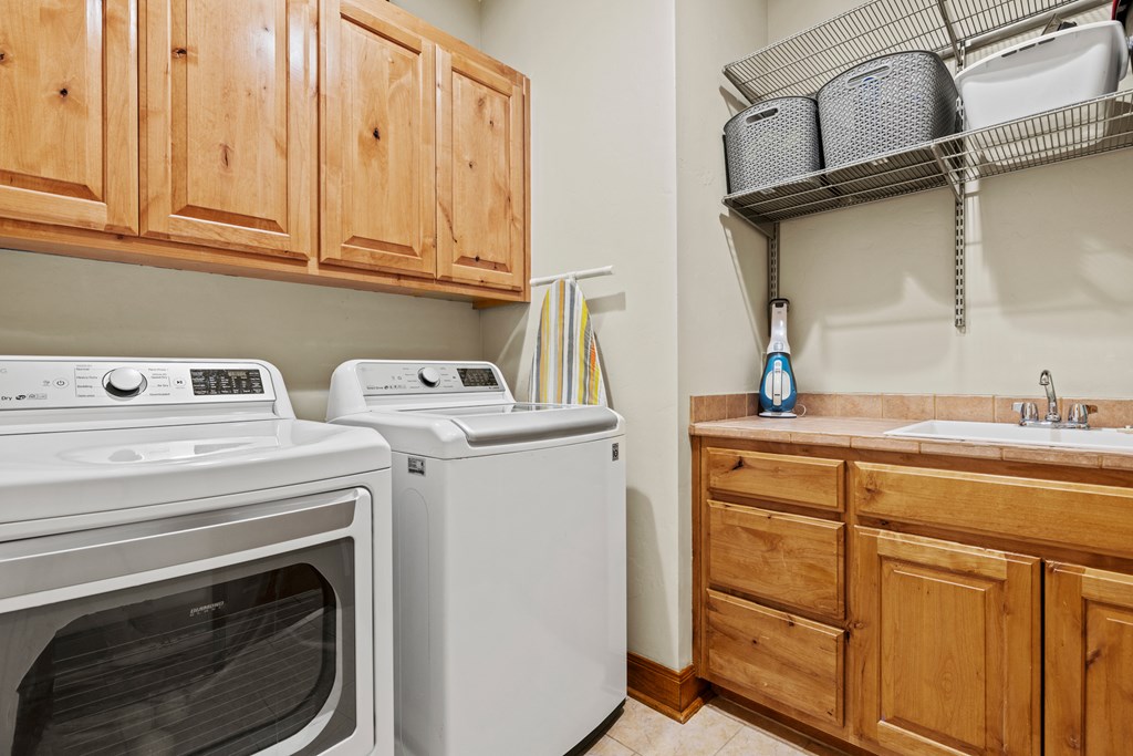 2146 Stone Oak