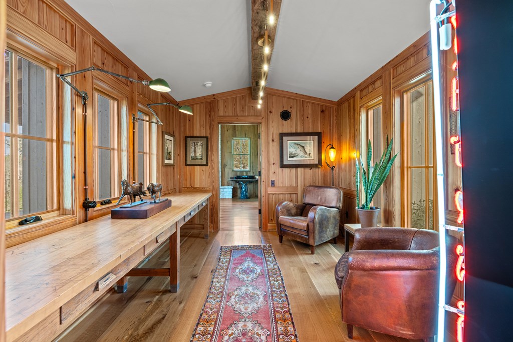 119 Oakview Court