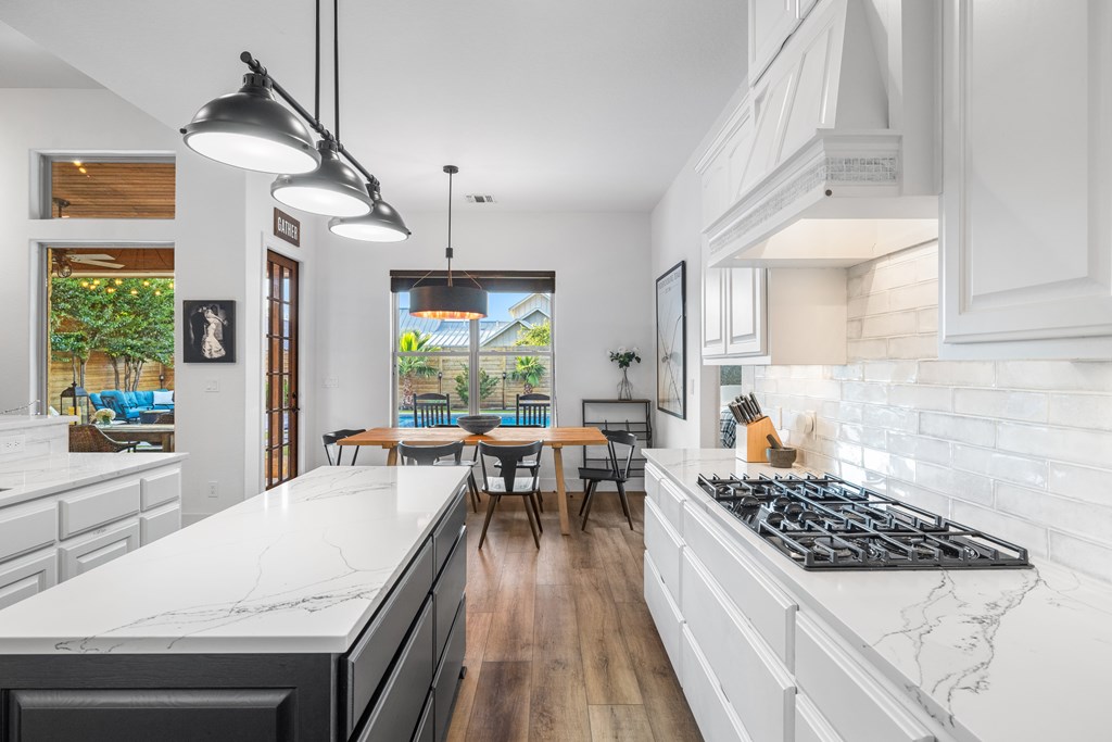 2154 Amberstone