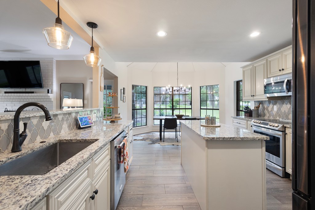 21005 Hickory Bend