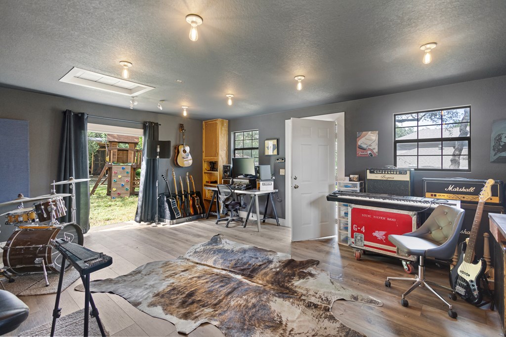 21005 Hickory Bend