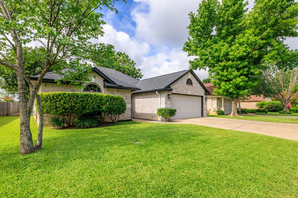 317 Chase Oaks Place