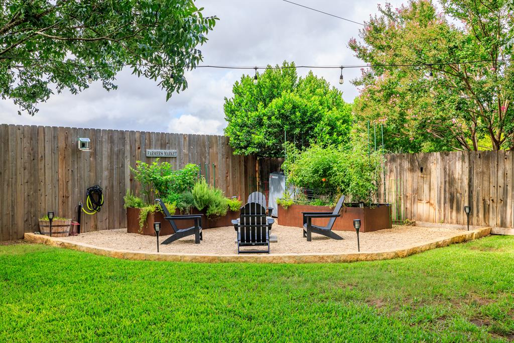 317 Chase Oaks Place