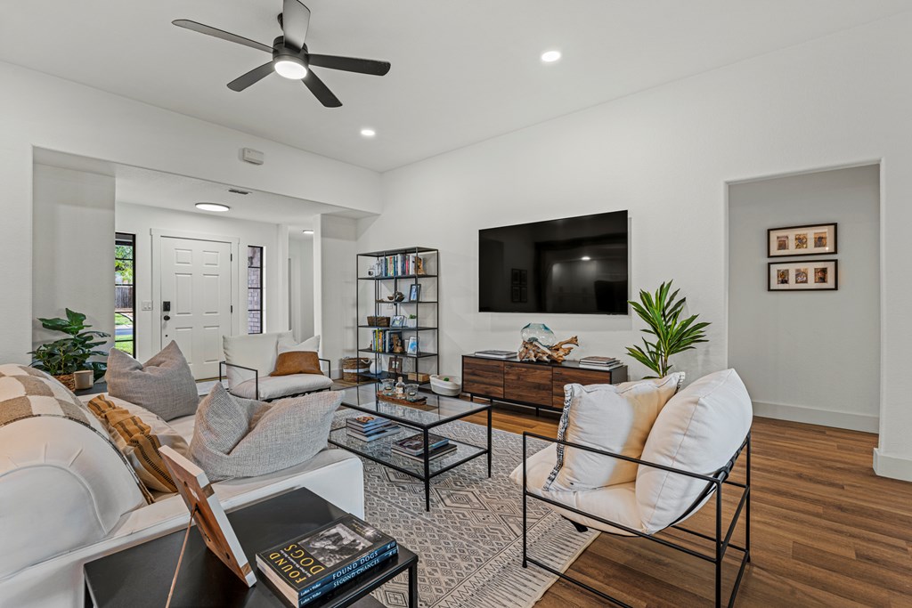 317 Chase Oaks Place