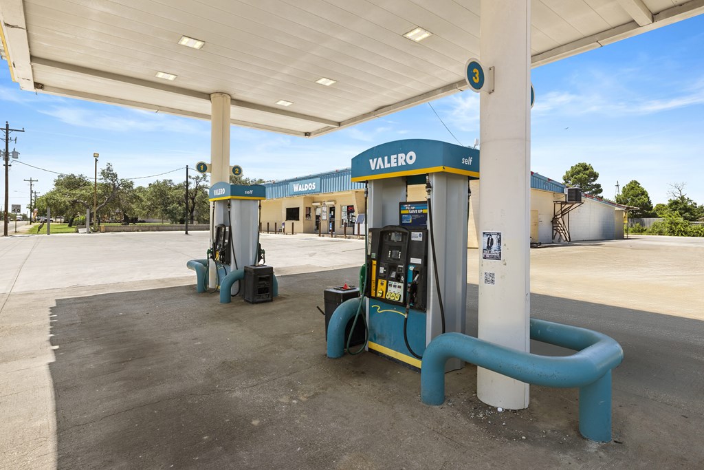23682 W US Hwy 290