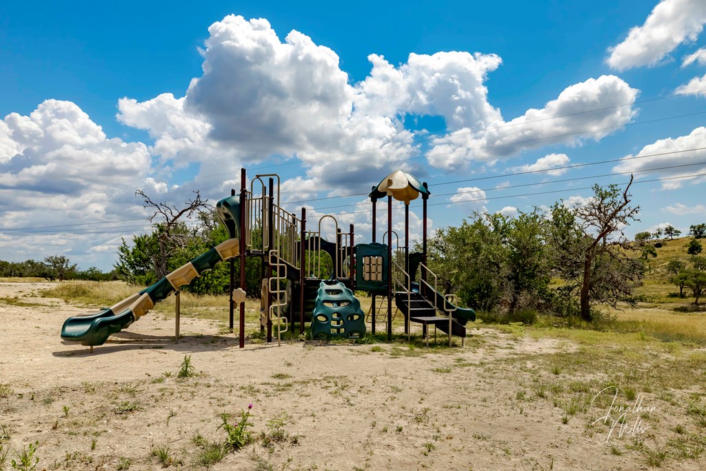 00 Pinnacle Dr
