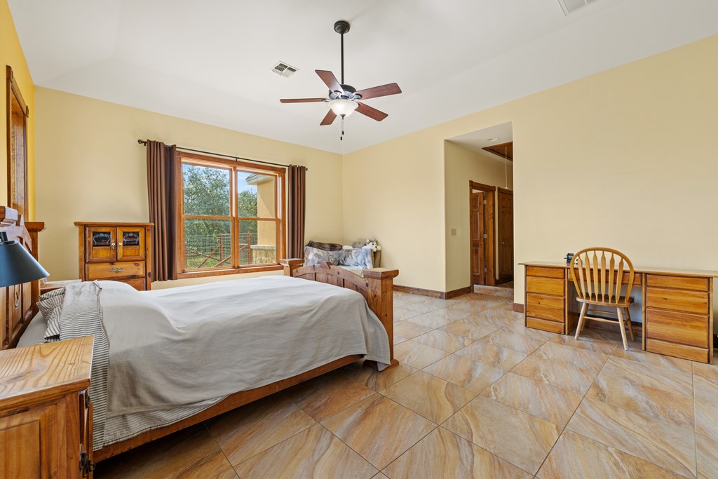 1282 Vintage Oaks Dr